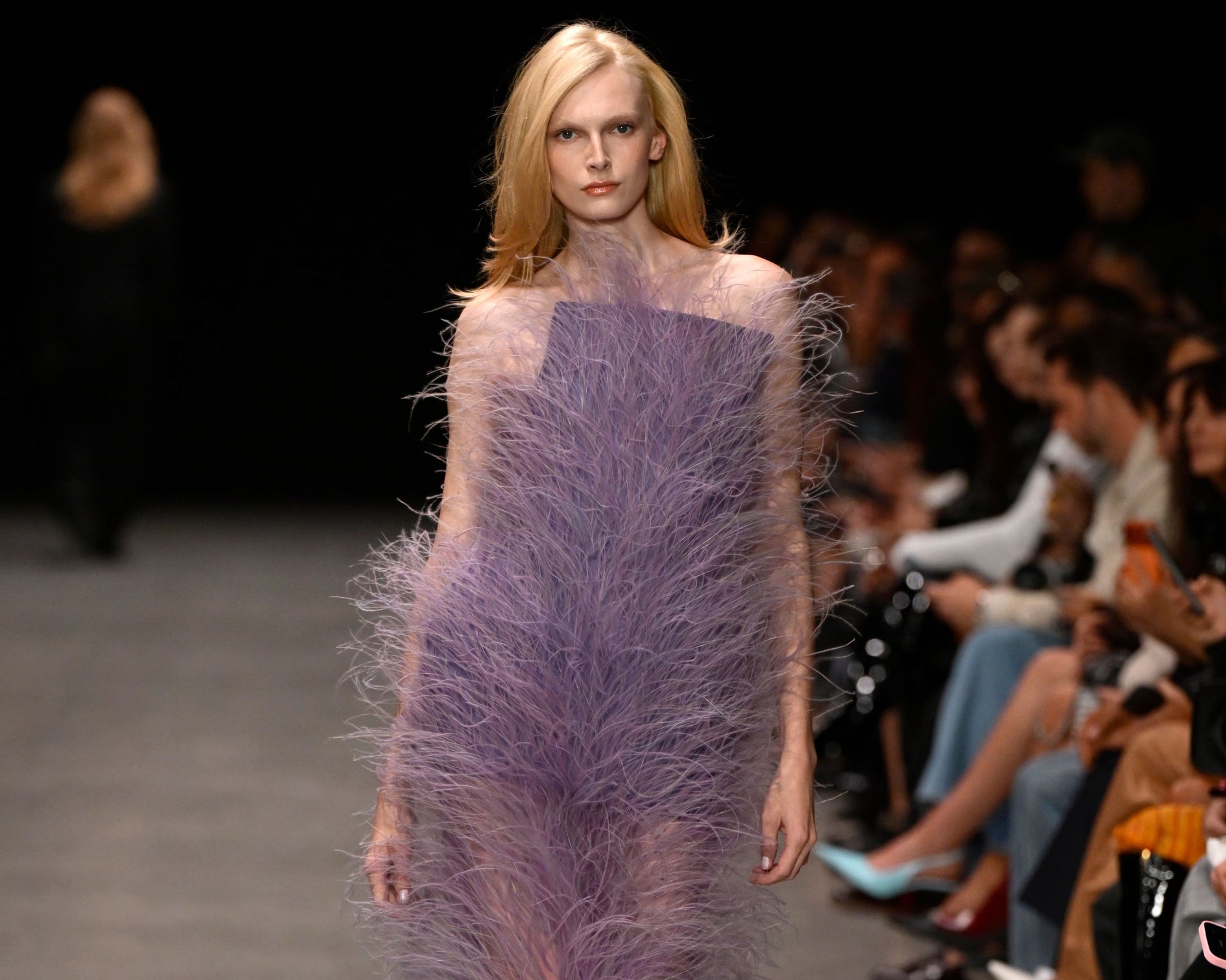 Beyond Leather: The Future of Plant-Based Feathers & Bio-Materials in Luxury Fashion