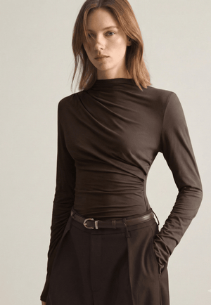 Valentine’s Day Outfits That Aren’t Red (But Still Romantic)