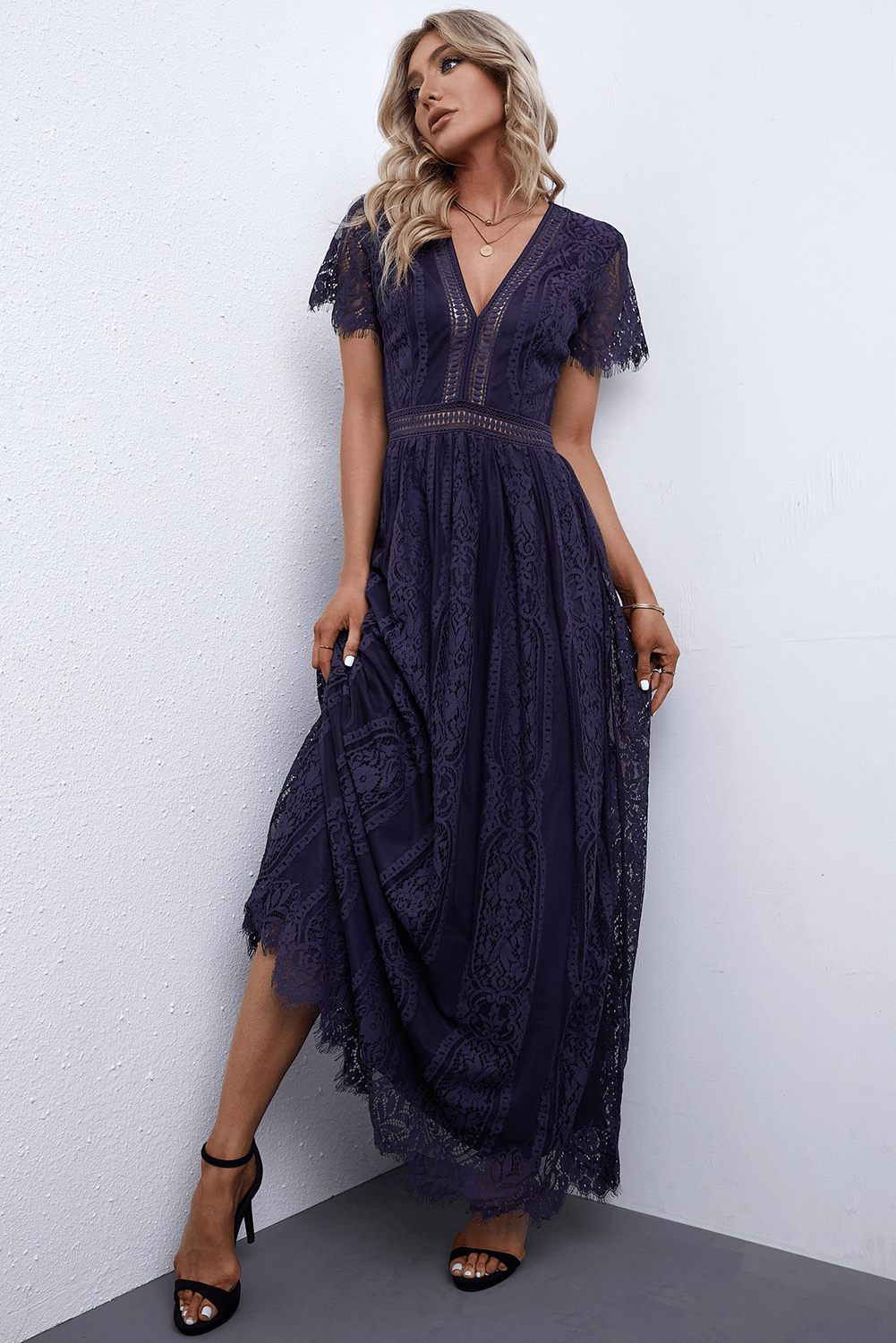 scalloped trim lace plunge dress