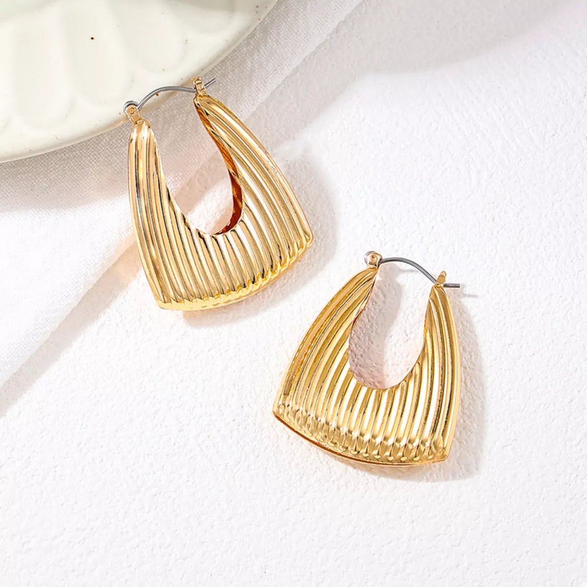 18K Gold - Plated Alloy Ribbed Triangular Hoop Earrings - 