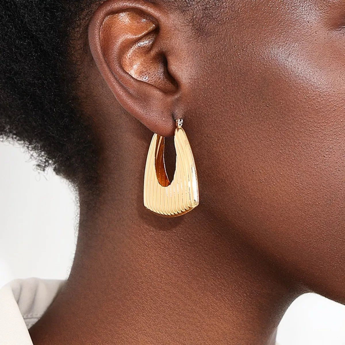 18K Gold - Plated Alloy Ribbed Triangular Hoop Earrings - 