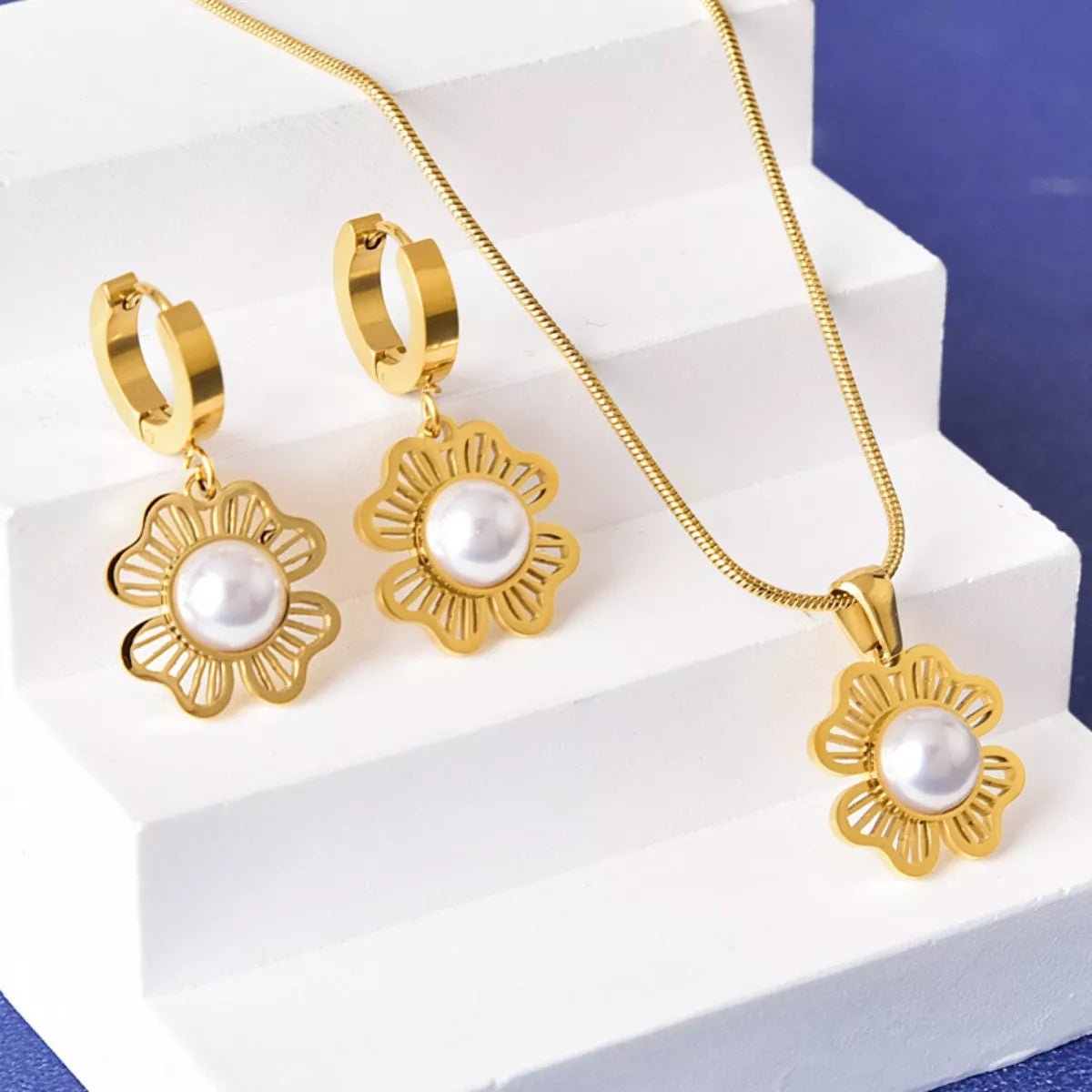 18K Gold - Plated Flower Jewelry Set - 