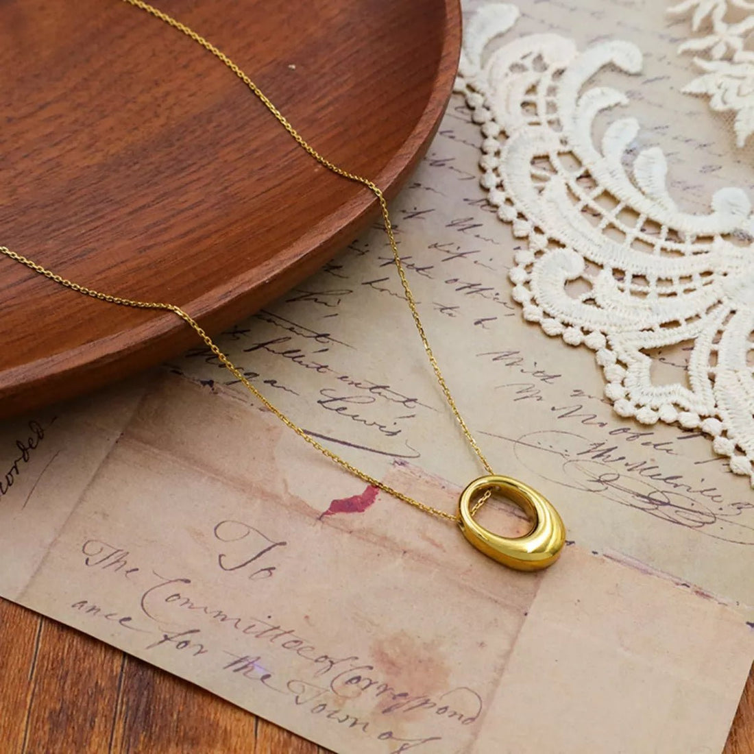 18K Gold - Plated Oval Pendant Necklace - 