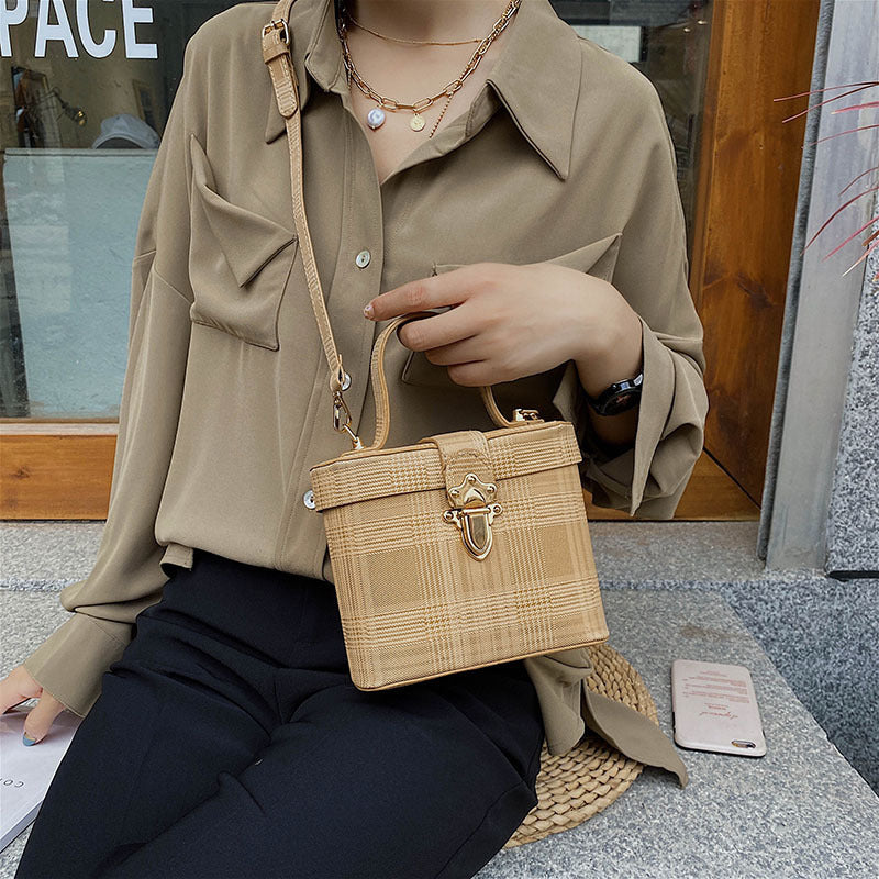 New Trendy Bucket Trendy Fashion One-shoulder Summer Messenger Bag Female Bag