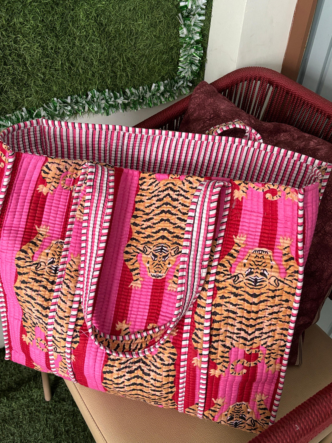 Basta Tote Bag