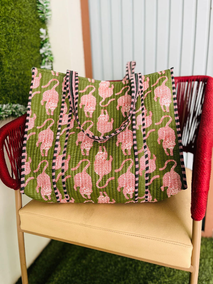 Basta Tote Bag