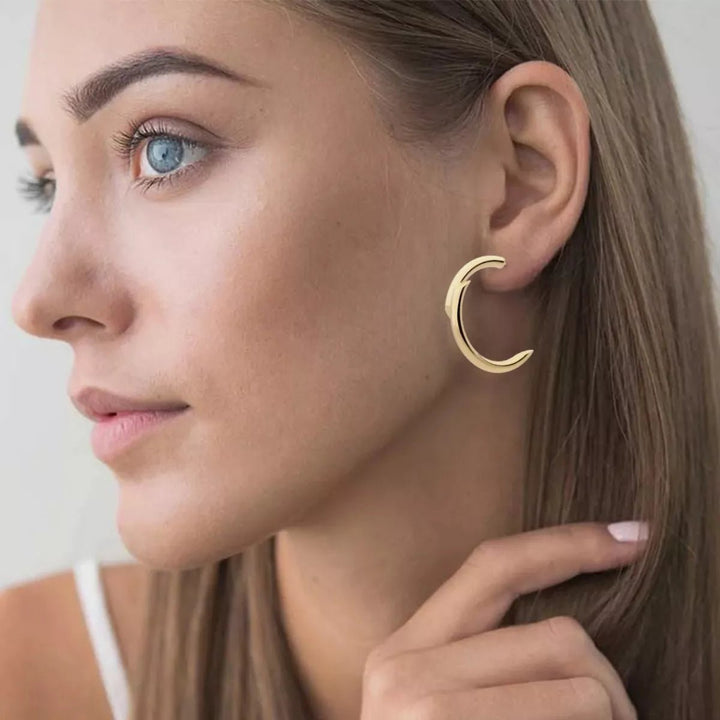 Chunky C - Hoop Earrings in Gold or Silver - 