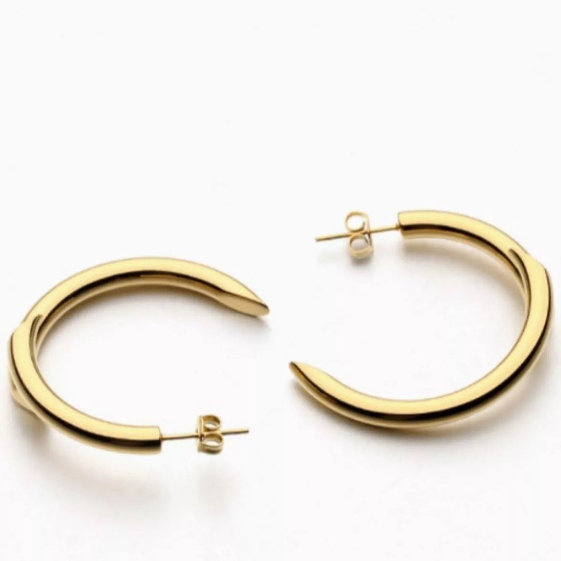 Chunky C - Hoop Earrings in Gold or Silver - 