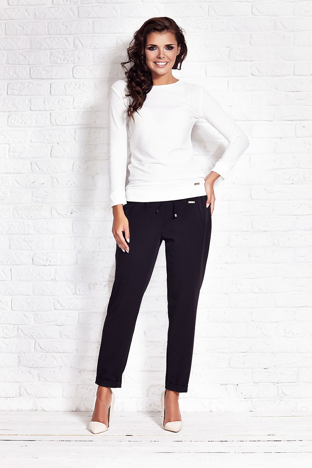 Cozy Knit Blouse with Ribbed Hem – Perfect for Everyday Style by Awama