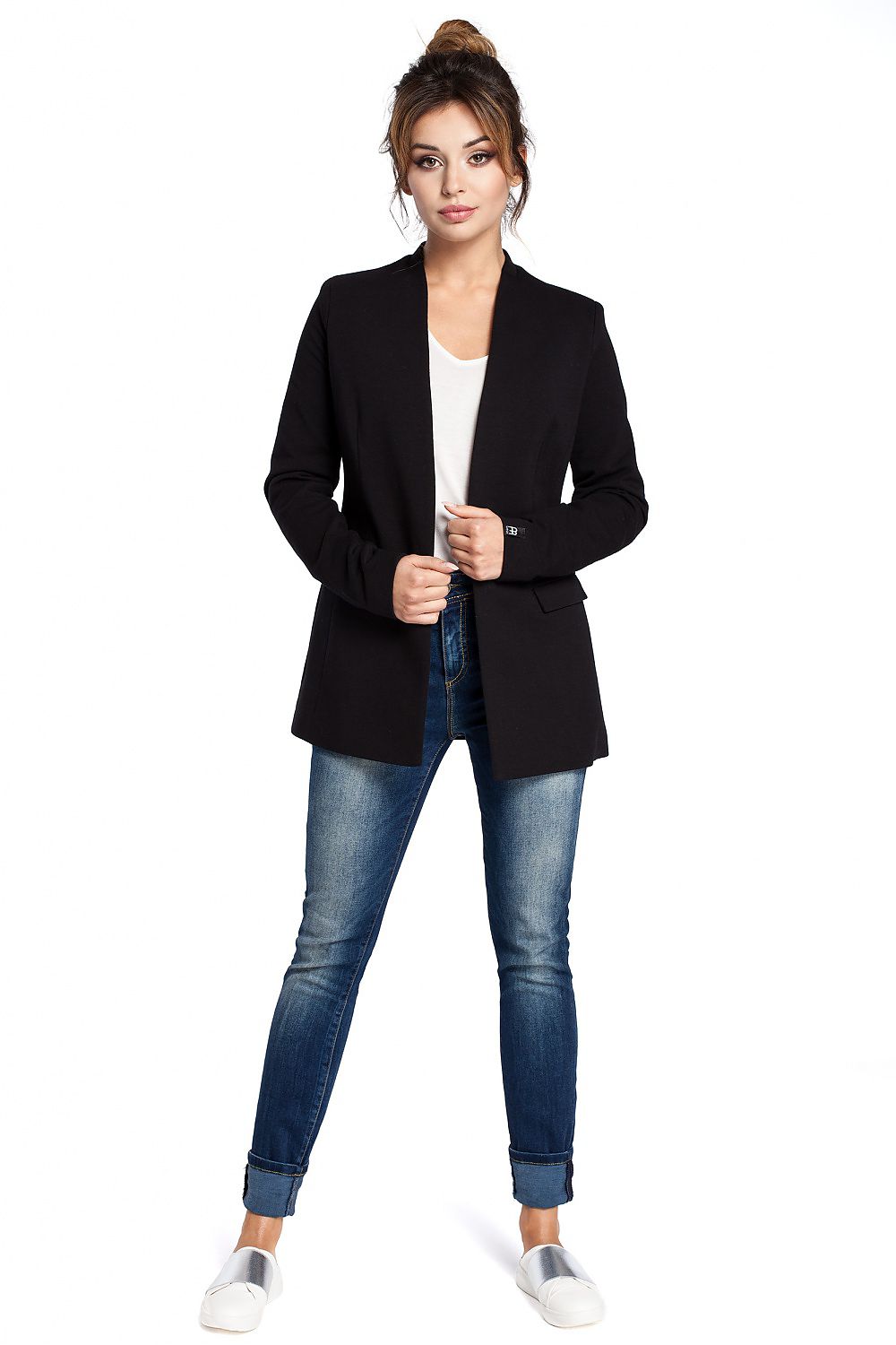 Elegant Knit Jacket with Lined Collar & Hidden Pocket Flaps – Versatile Style