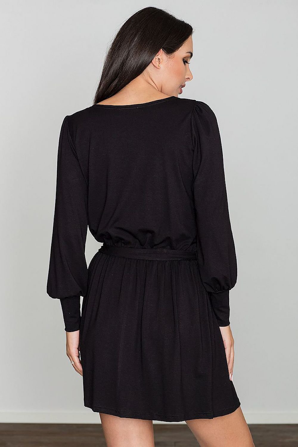 Elegant Loose-Fit Dress with Long Sleeves & Wide Cuffs – Fashion-Forward Silhouette