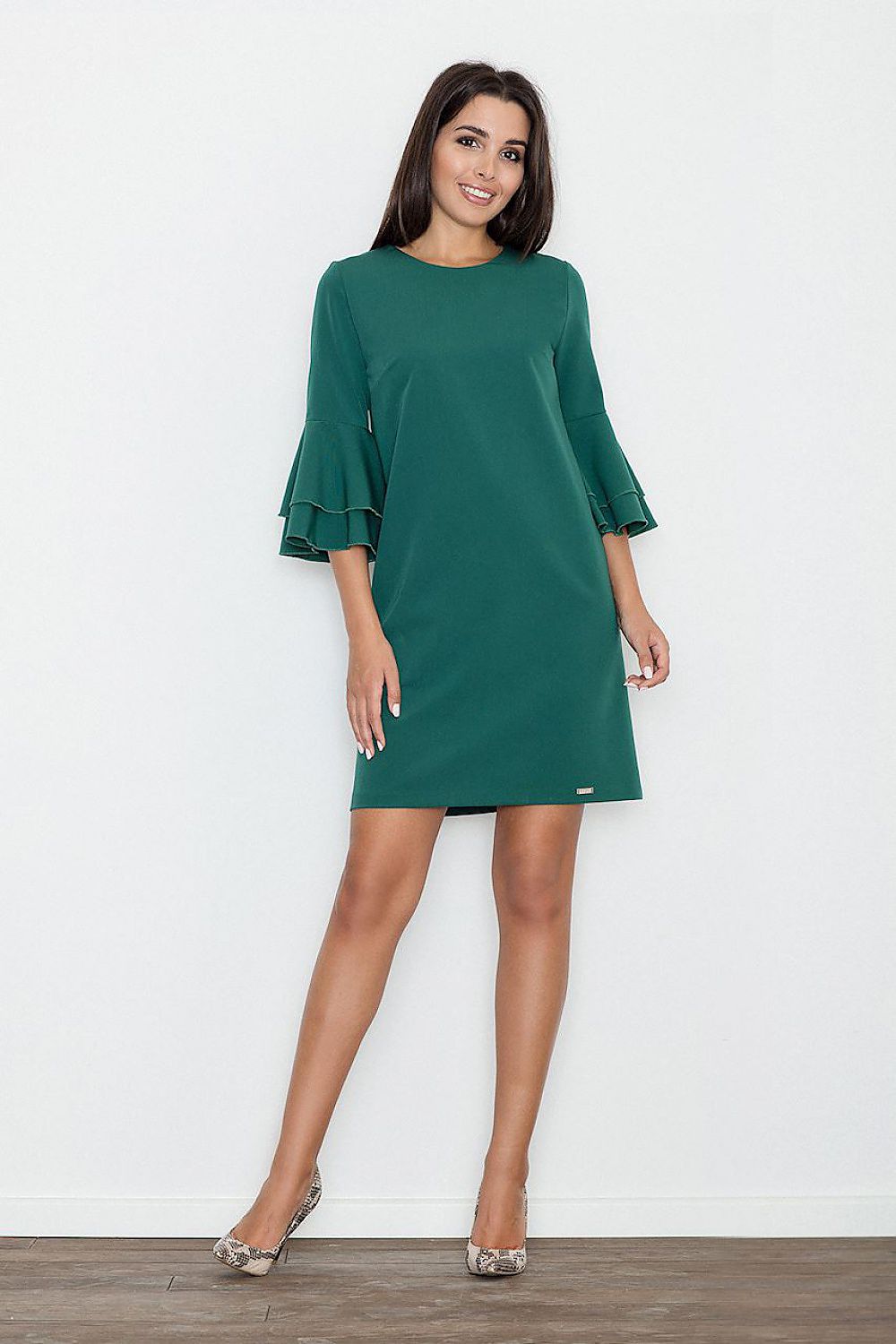 Elegant Loose-Fit Dress with Back Zip & Frilled Sleeves – Modern & Subtle Style