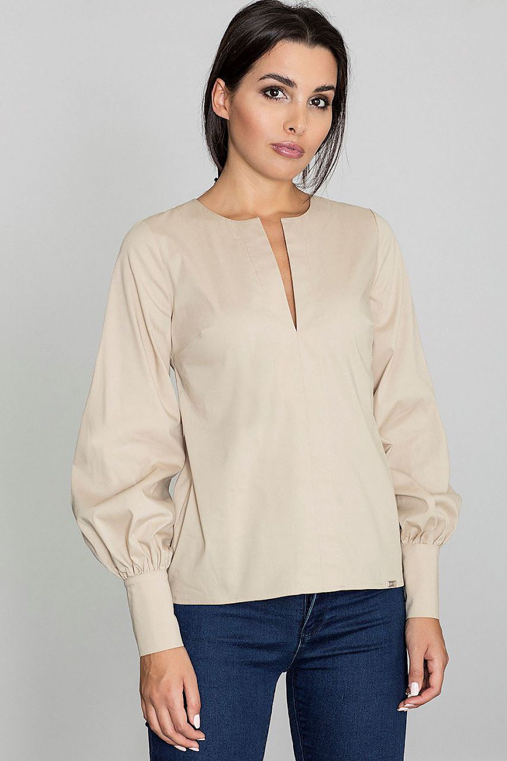 Light Blouse with Buttoned Buffet Sleeves & Pointed Neckline – Modern & Elegant