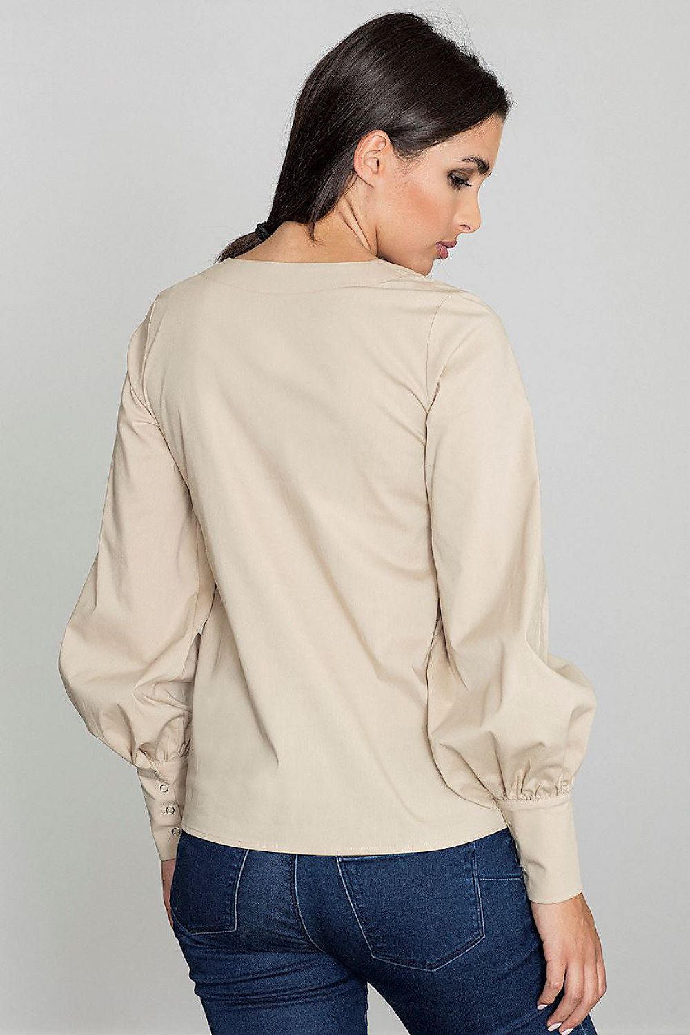 Light Blouse with Buttoned Buffet Sleeves & Pointed Neckline – Modern & Elegant