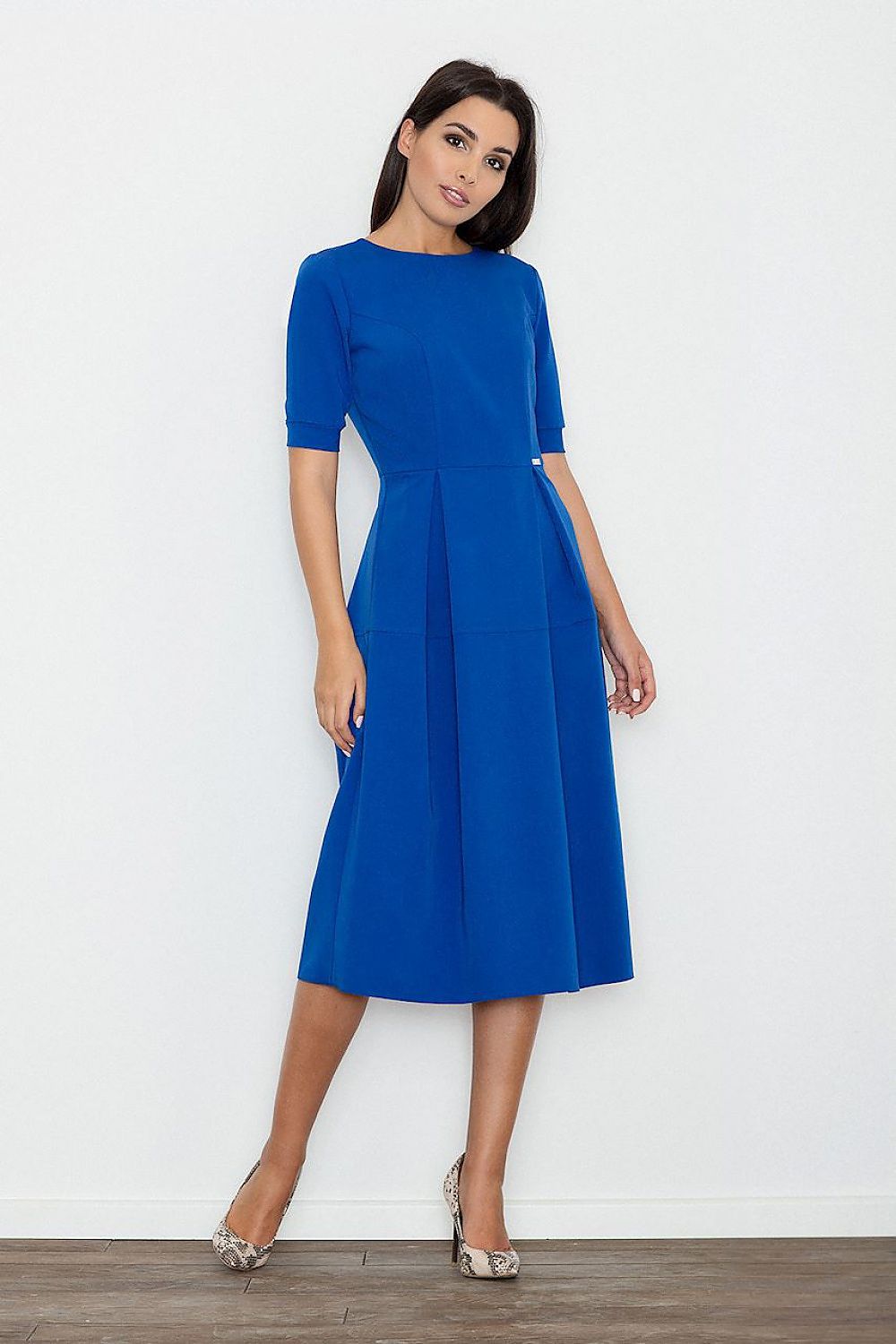 Long Cotton Dress with Contrasting Pleats – Flattering & Comfortable for Effortless Style