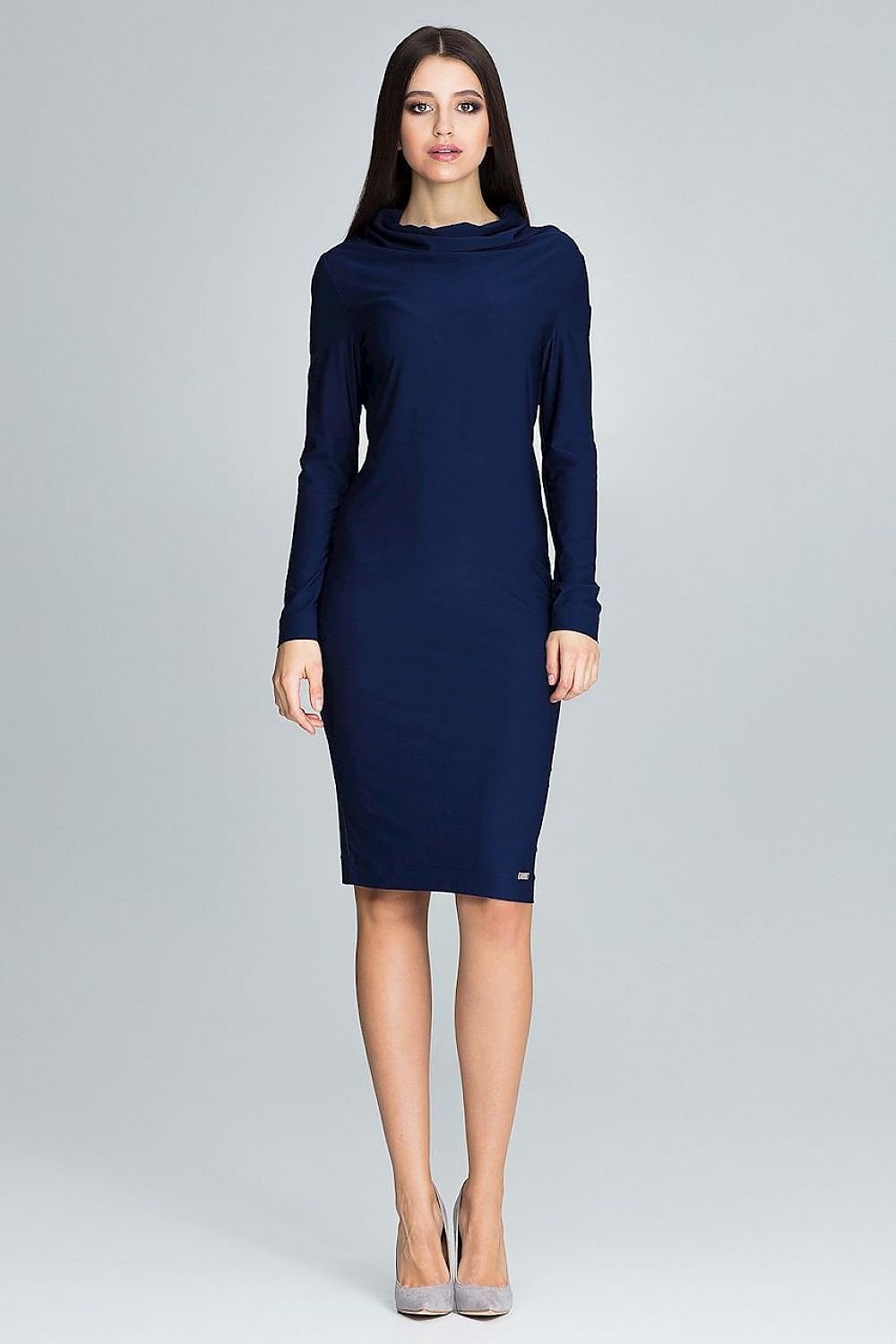 Fitted Lightweight Dress with Long Sleeves & Loose Neckline – Elegant for Every Occasion