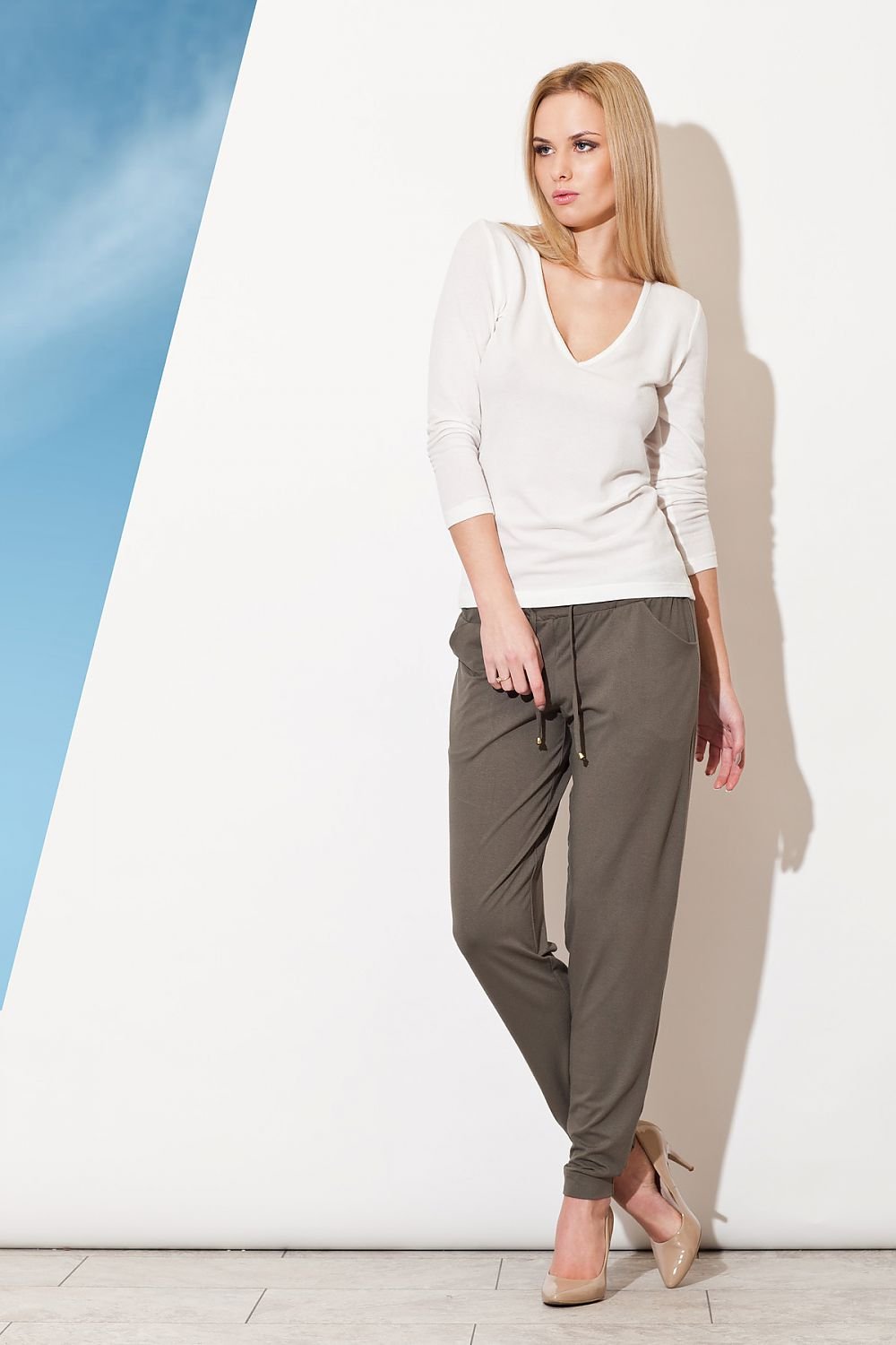 Women Trousers: Perfect for Evening Dinners and Work Outfit