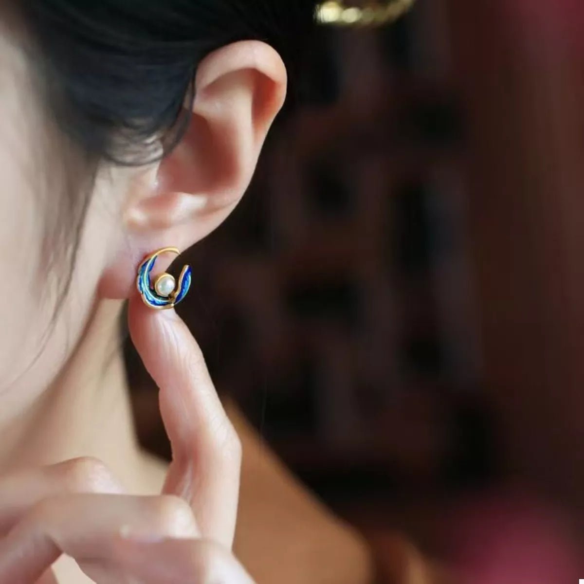 Feather Pearl Stud Earrings - 