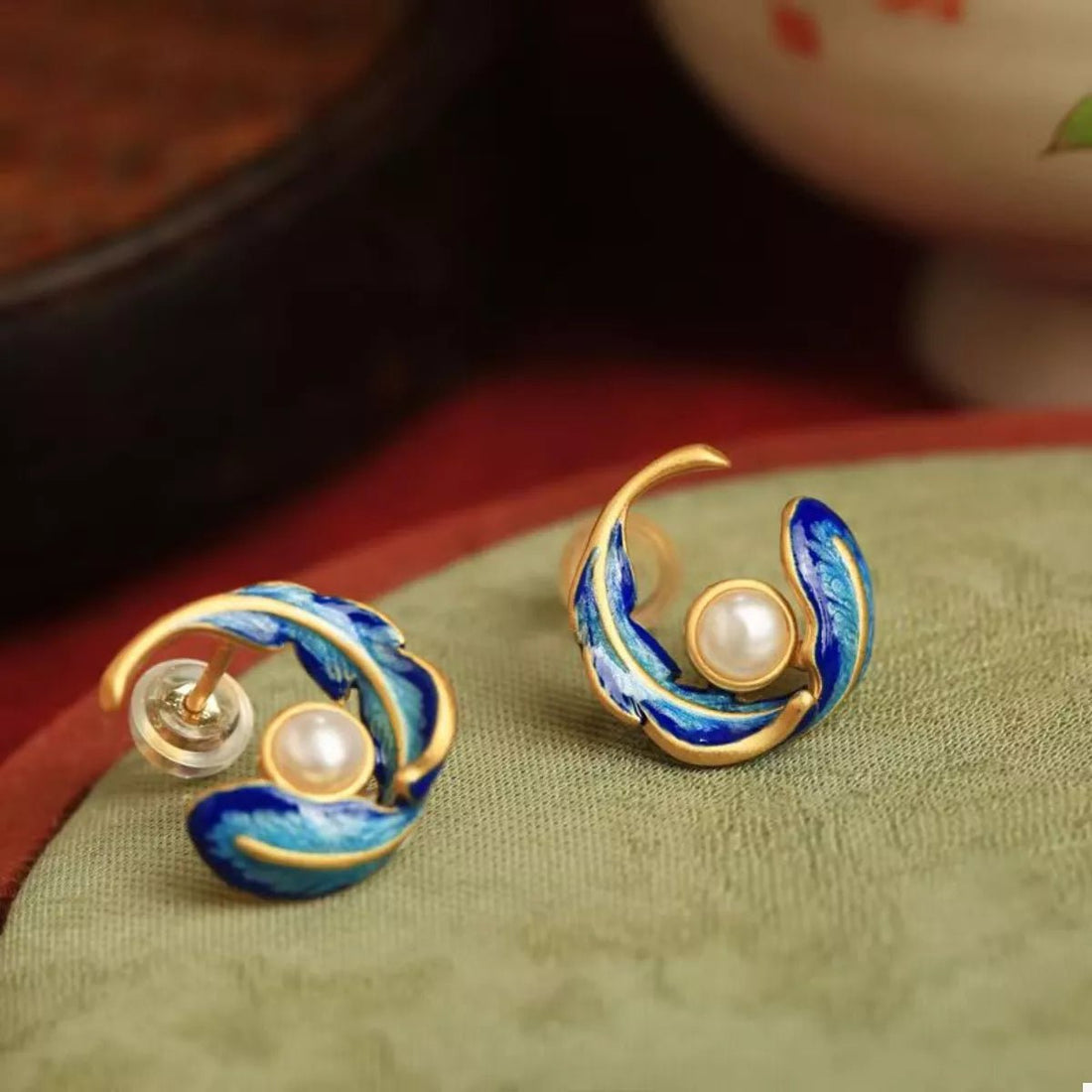 Feather Pearl Stud Earrings - 