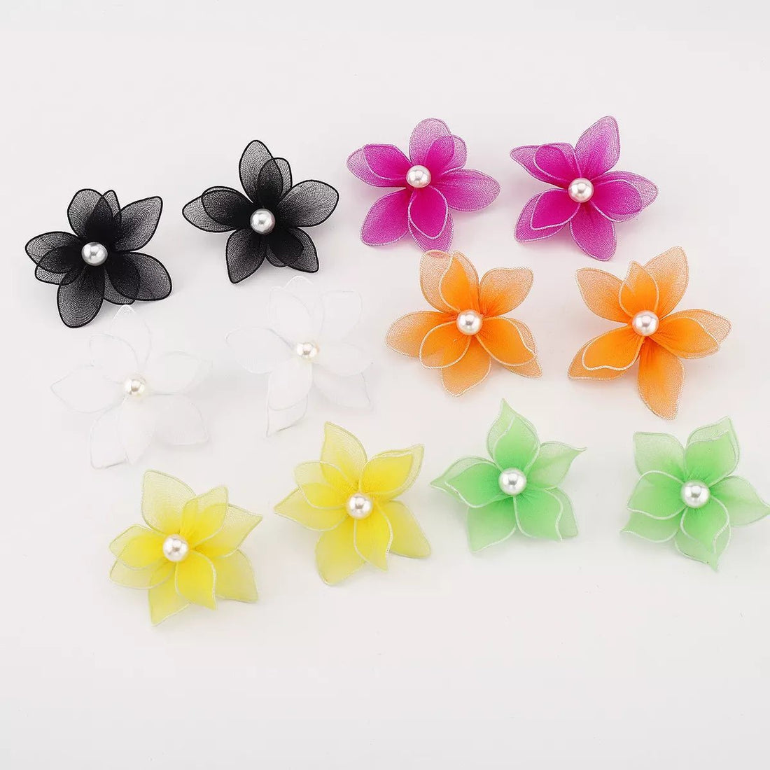 Flower Pearl Stud Earrings - 