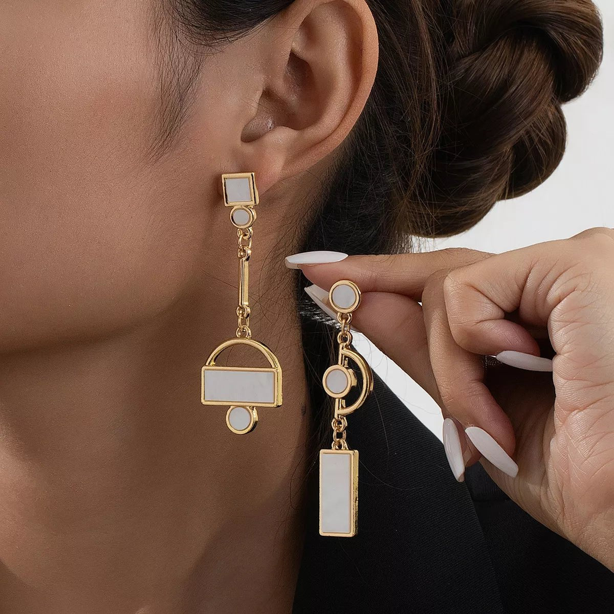 Geometric Gold Chain Drop Earrings - 