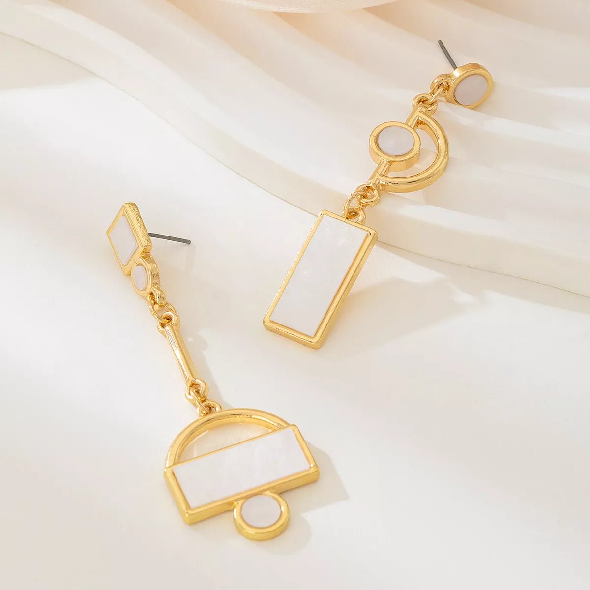 Geometric Gold Chain Drop Earrings - 