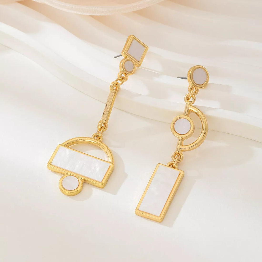 Geometric Gold Chain Drop Earrings - 