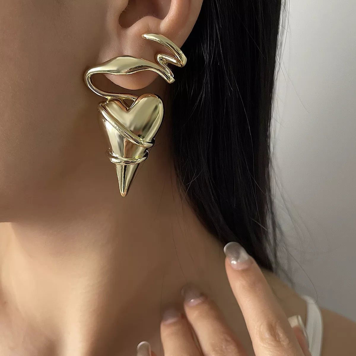 Heart Twisted Wire Earrings - 