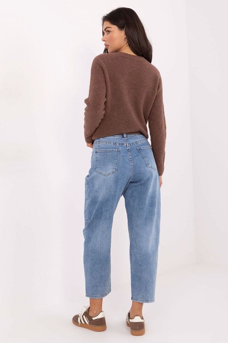 High - Waisted Carrot Jeans with Belt - 