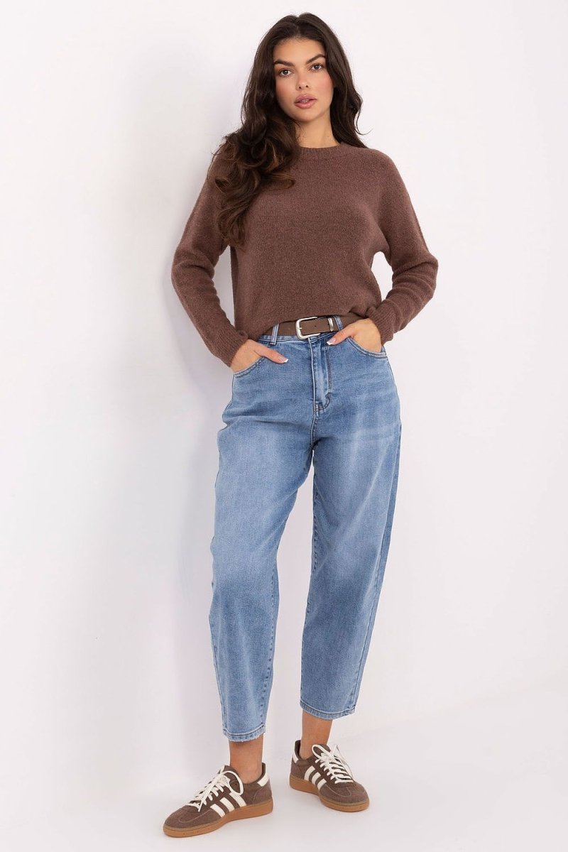 High - Waisted Carrot Jeans with Belt - 