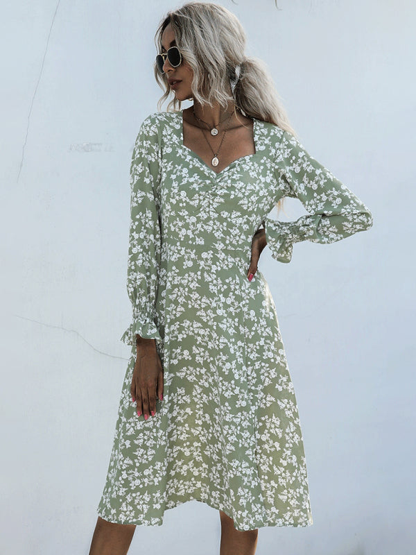 Long Sleeve V-Neck Pleated Cropped French Floral Dress