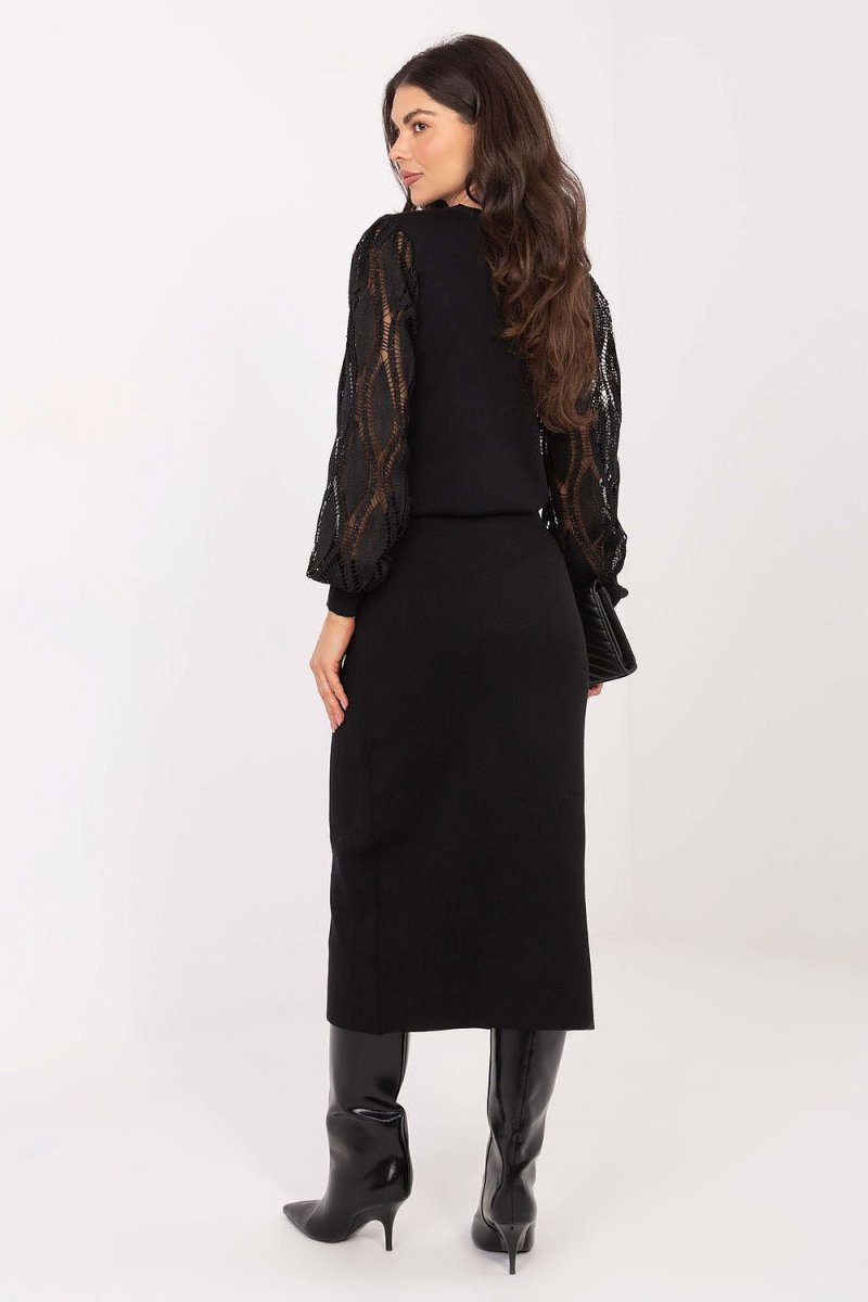 Knitted Midi Skirt with Elastic Waist - 