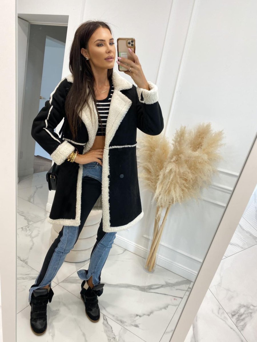 Lapel Collar Exposed Seam Buttoned Coat - Outerwear