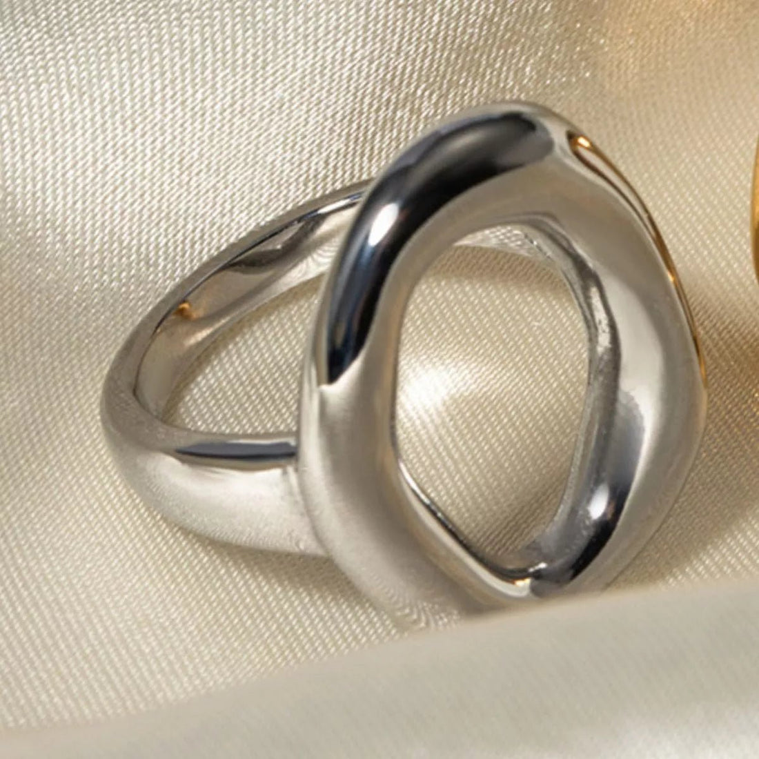 Modern Hollow Oval Ring - Gold & Silver - 