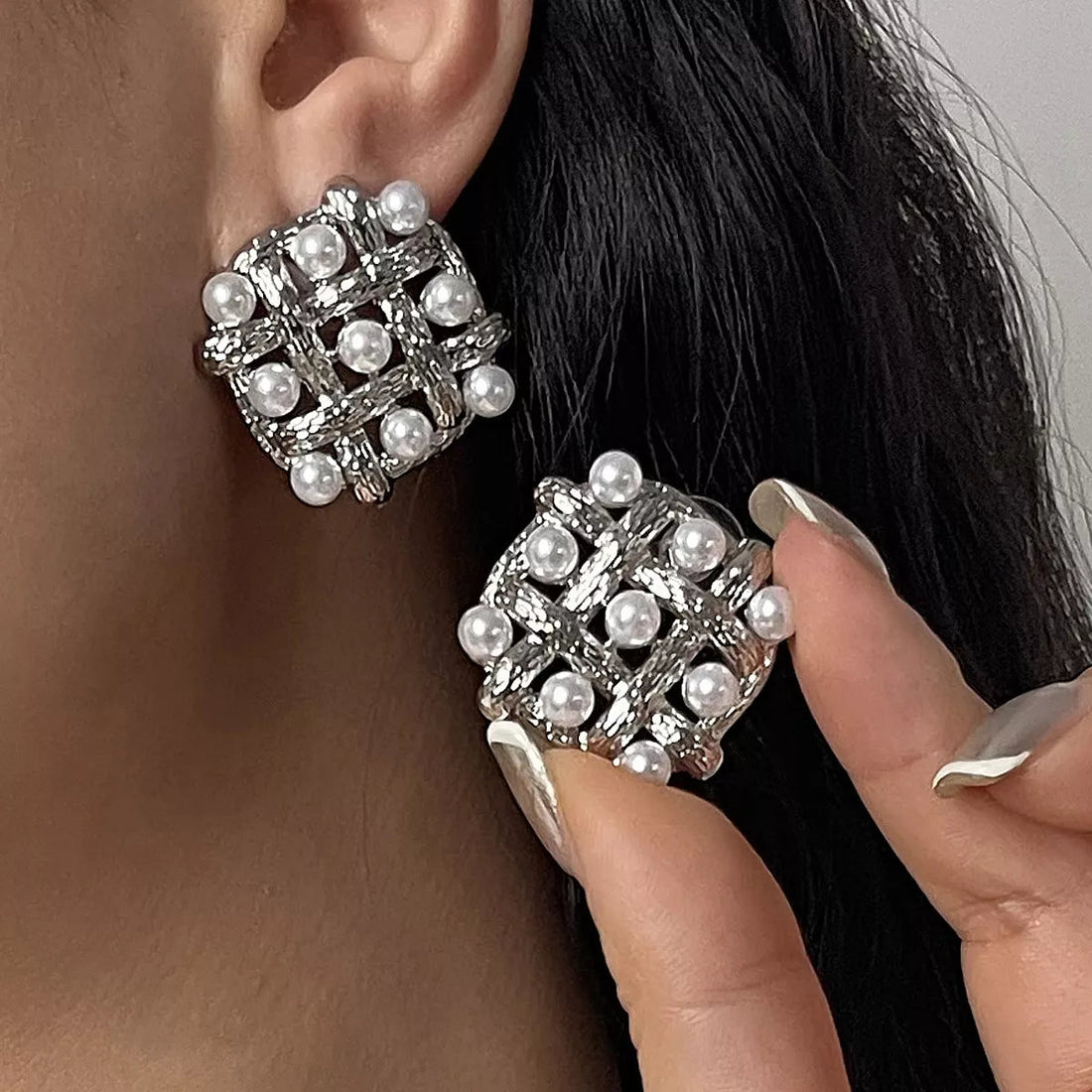 Pearl Grid Square Stud Earrings - 