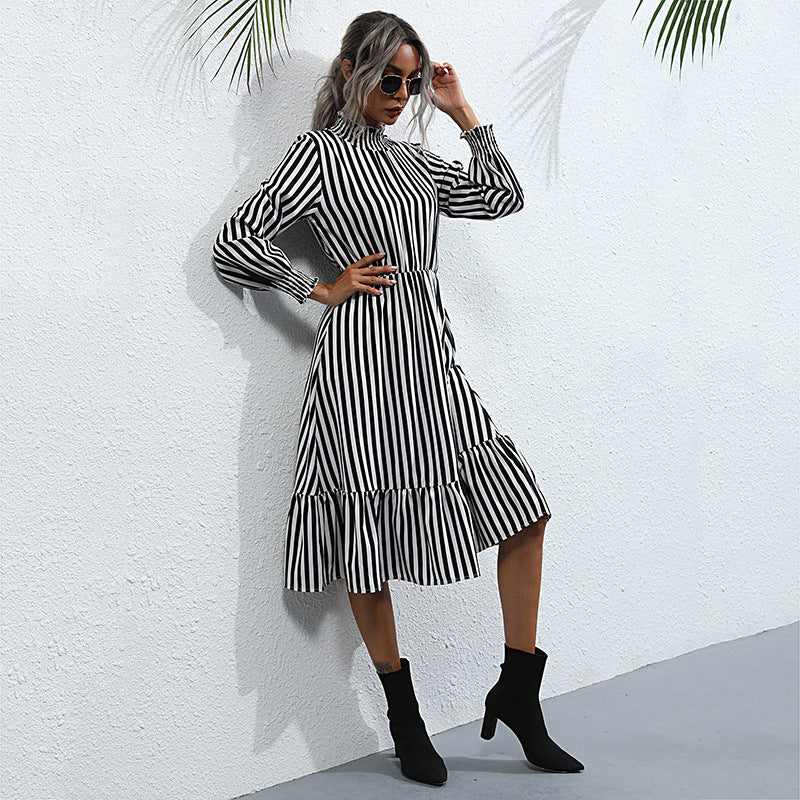 retro women's striped long -sleeved high -neck dress in the long style