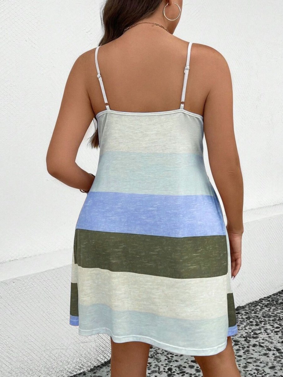 Plus Size Color Block Scoop Neck Mini Dress - Casual Dress
