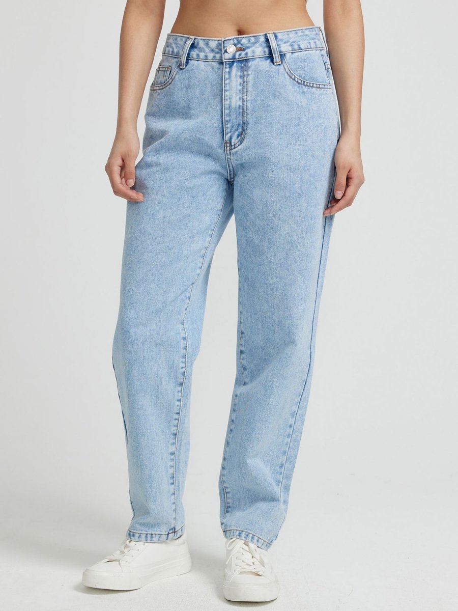 Pocketed Straight Leg Jeans - Bottoms