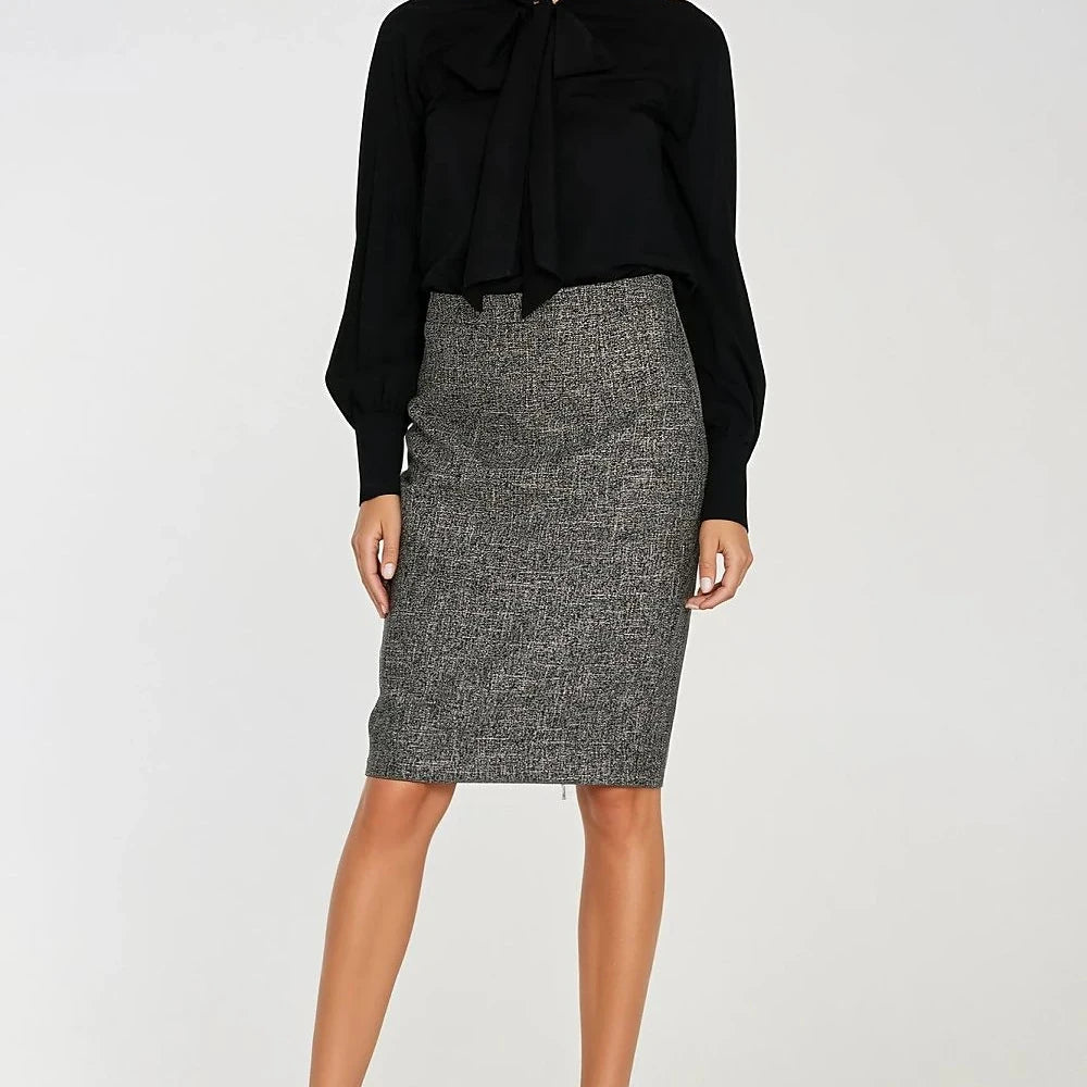 Elegant Knee-Length Skirt with Zipper Detail