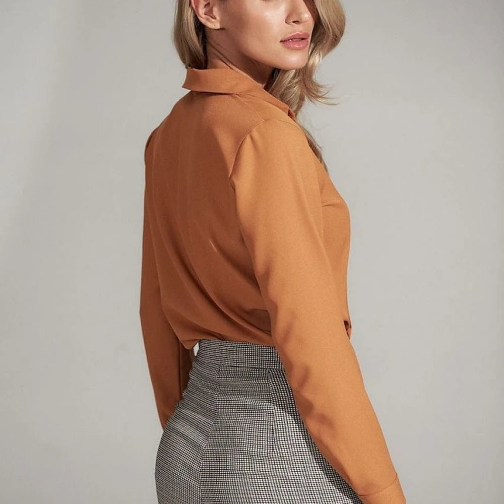 Green Blouse with Collar and Pleats