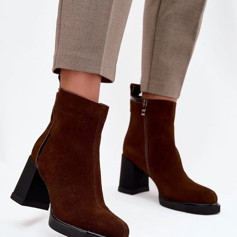 Heel boots Step in style