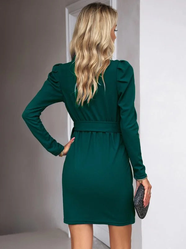 dress with a pattern, made of polyester and elastane, true to size fit.
