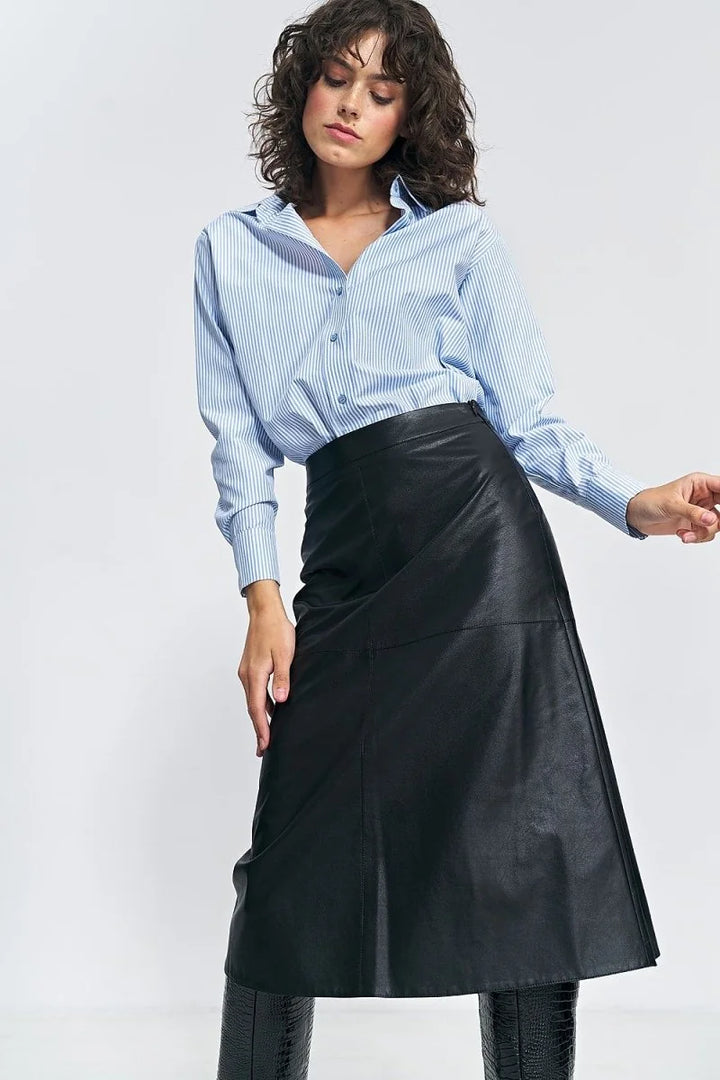 Black imitation leather trapeze skirt