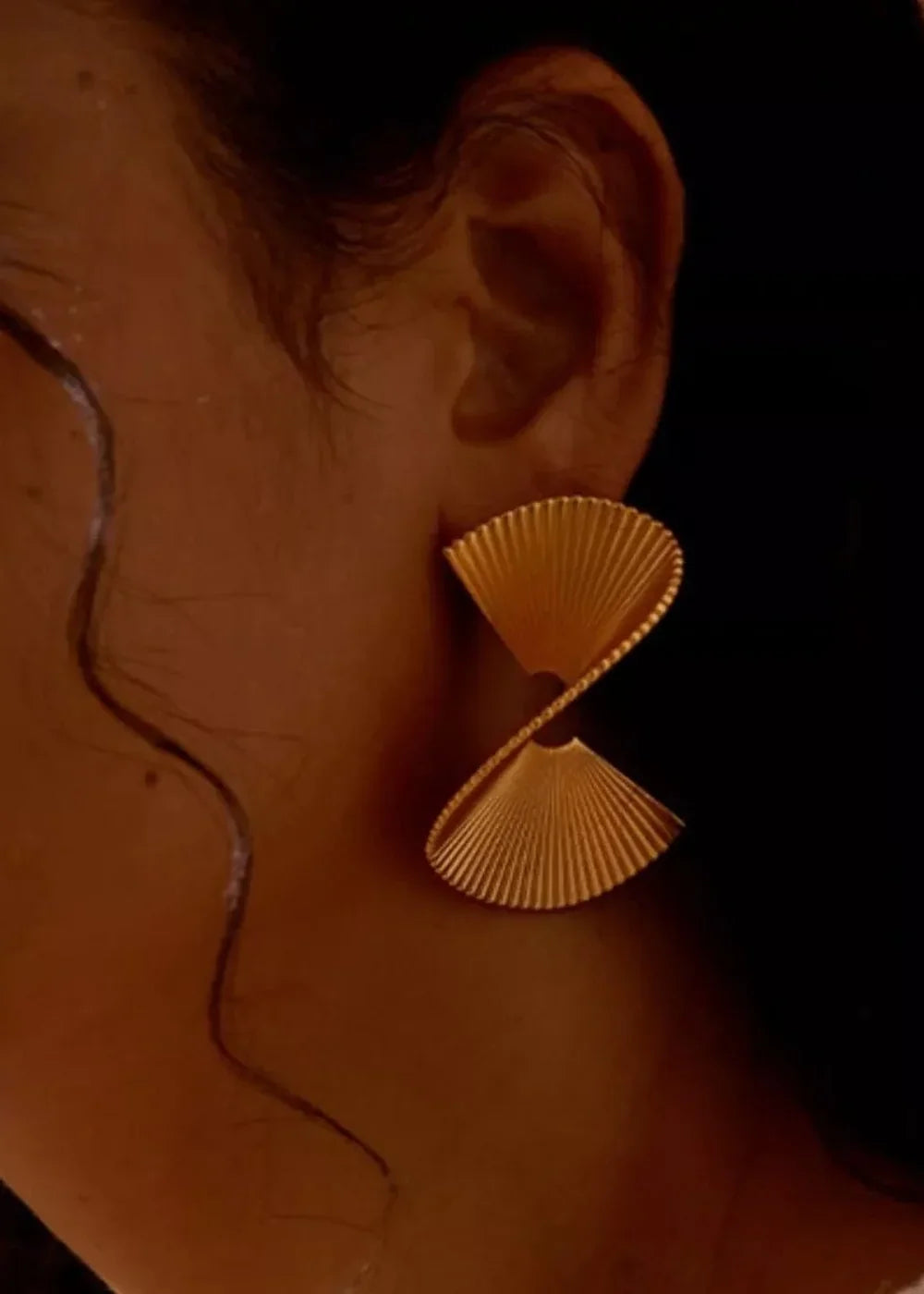 Gold 18K gold-plated copper fan-shaped earrings