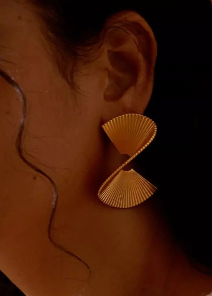 Gold 18K gold-plated copper fan-shaped earrings