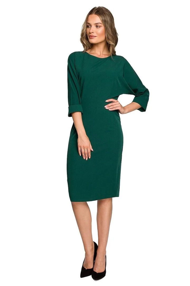 Green day dress with batwing sleeves