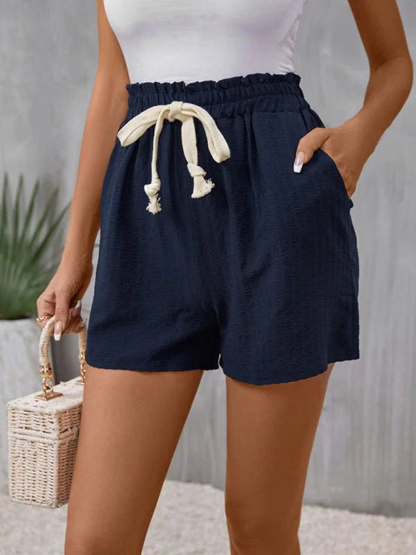 Casual elastic waist shorts in Champlain color