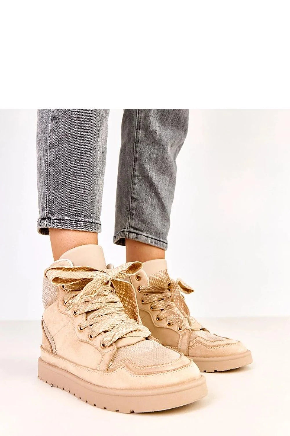 Beige women's sport shoes with platform