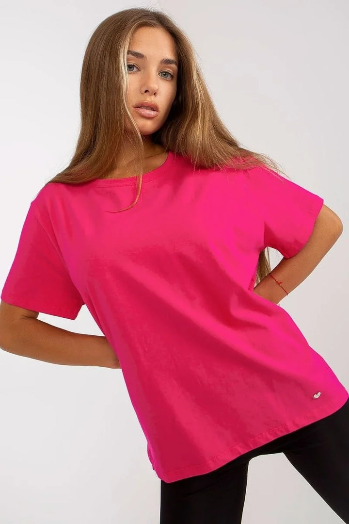 Pink women's t-shirt with round neck and short sleeves