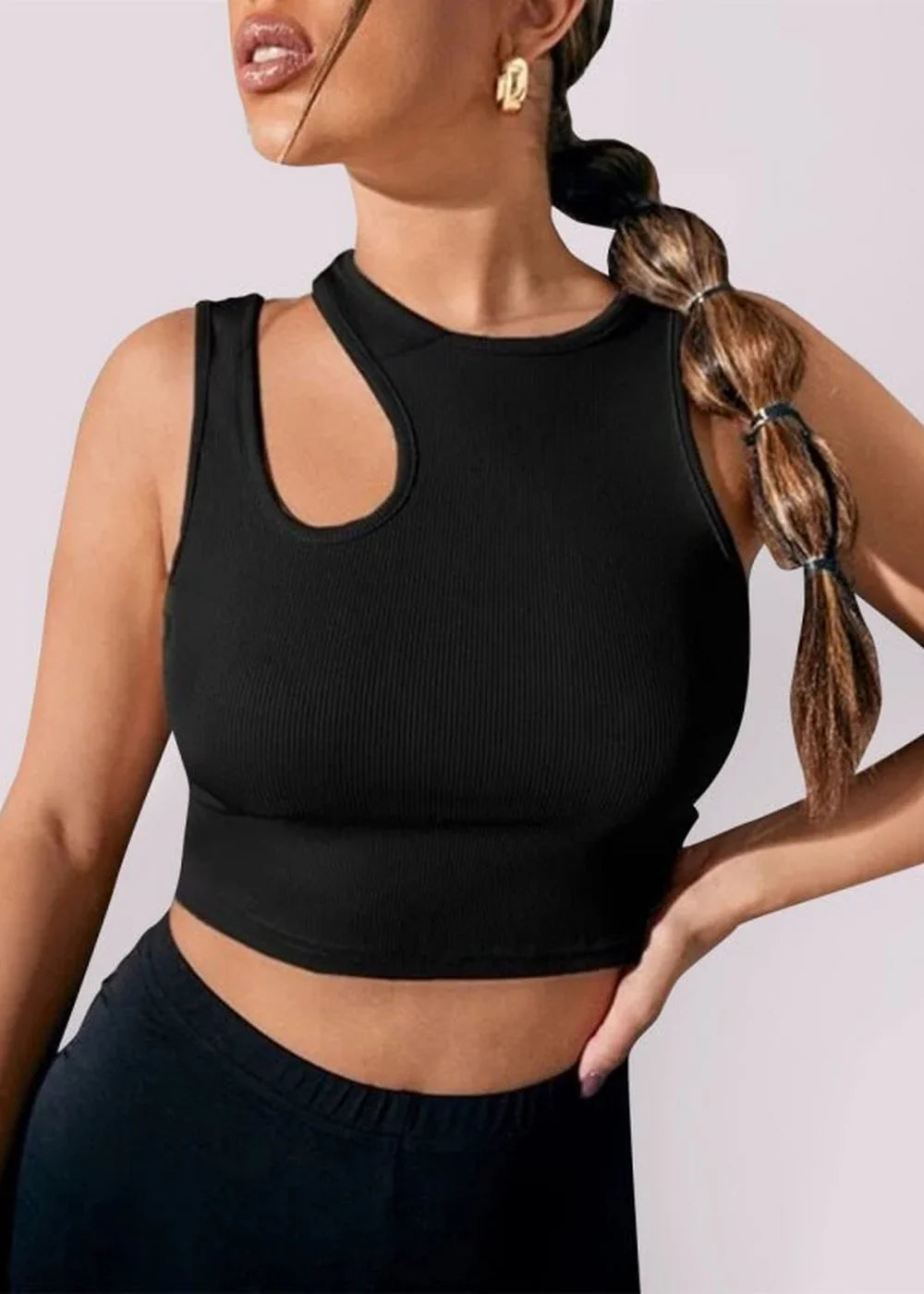 Black knitted hollow asymmetric cropped vest